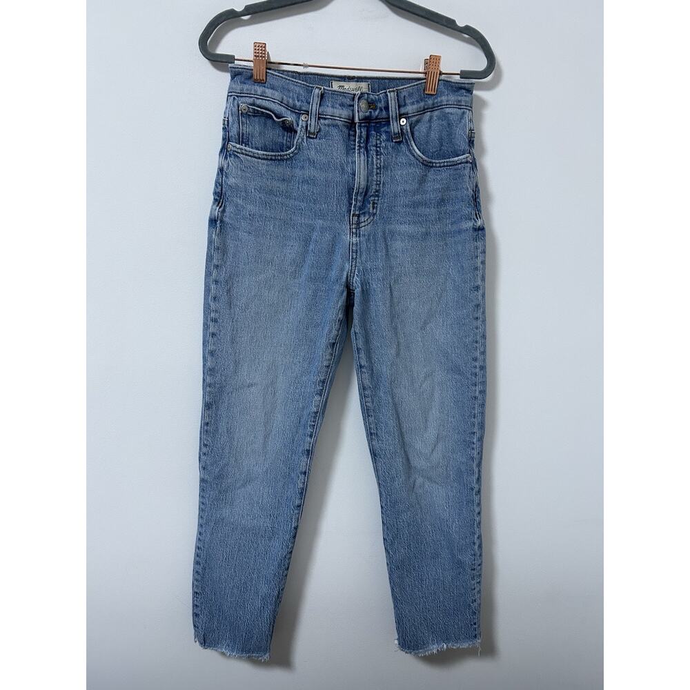 Levis Wedgie Slim‎ Straight Button Fly Jeans Light Wash Distressed 26 Womens